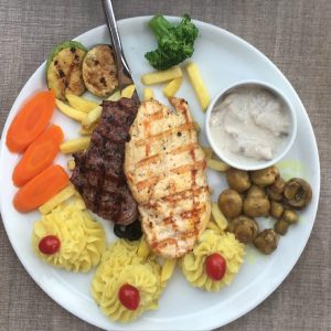 استیک گوشت و مرغ